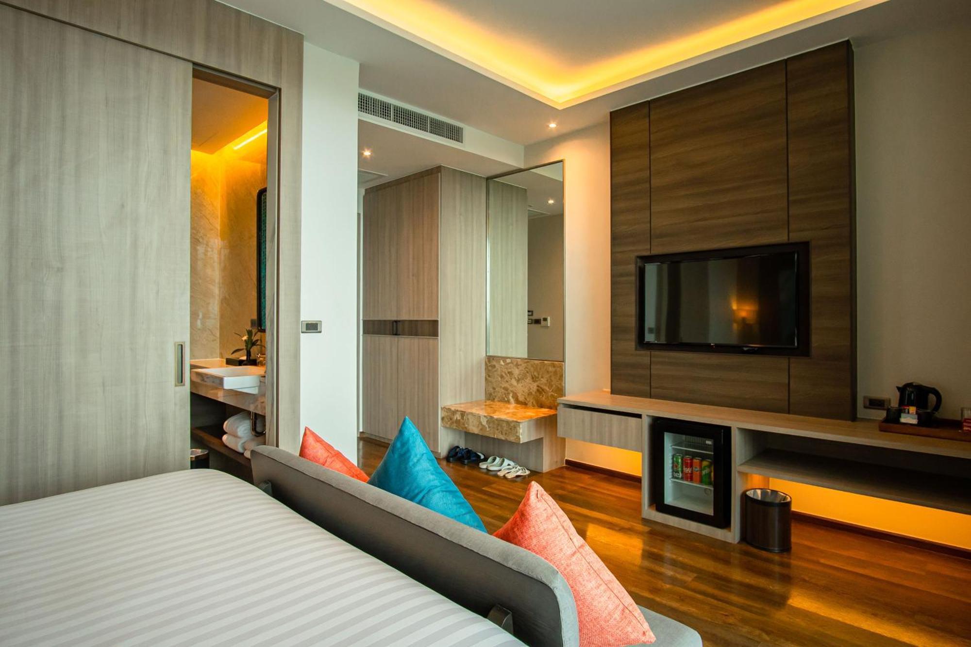 Skyview Resort Phuket Patong Beach מראה חיצוני תמונה Deluxe Room